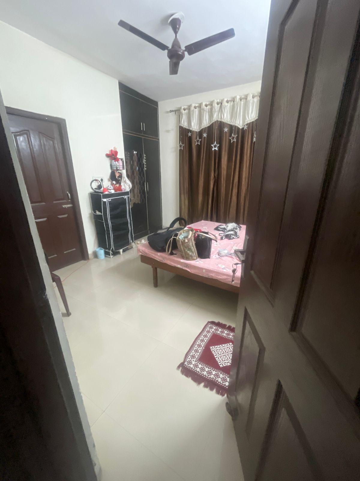 Shared Room in 1BHK Semi Furnished Flat