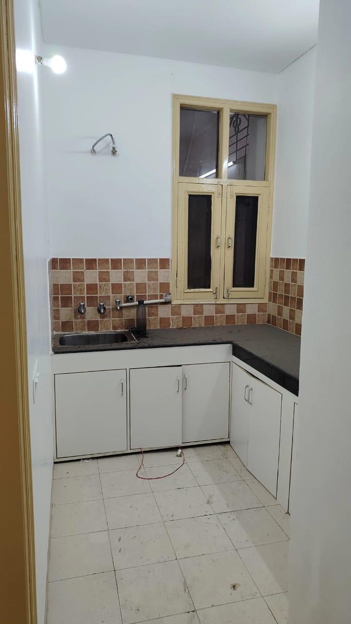 1BHK Semi Furnished Flat