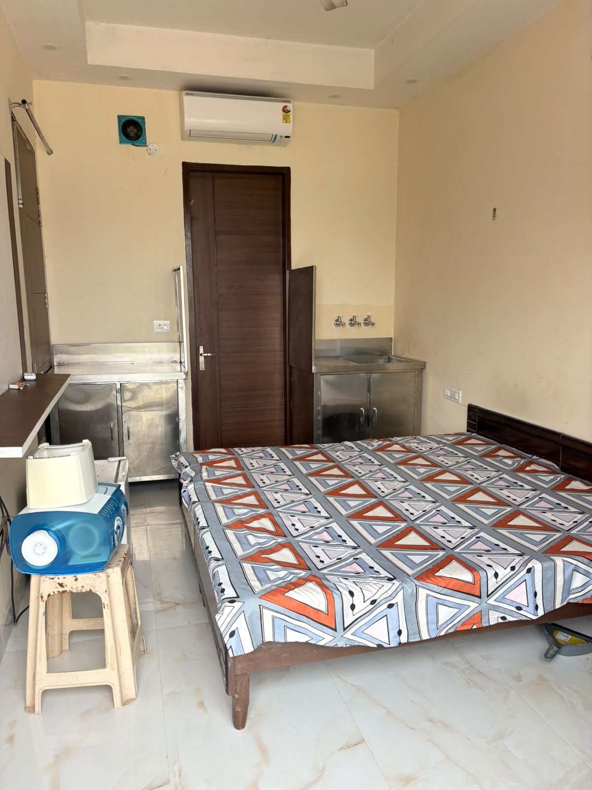 1 Room with Kitchen Fully Furnished House