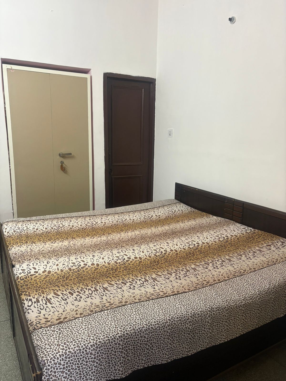 1 Room with Kitchen Fully Furnished House