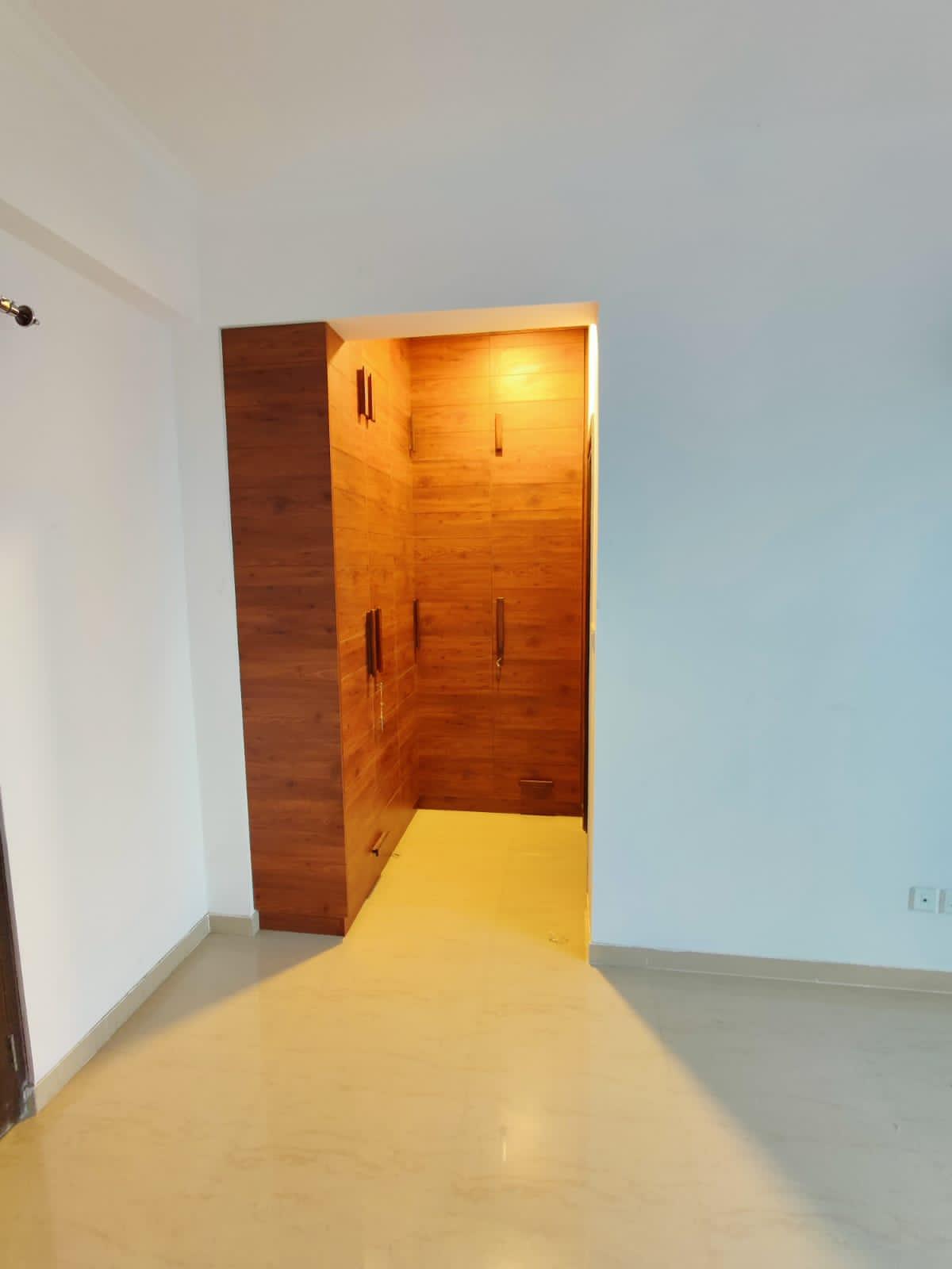 4BHK Semi Furnished Flat