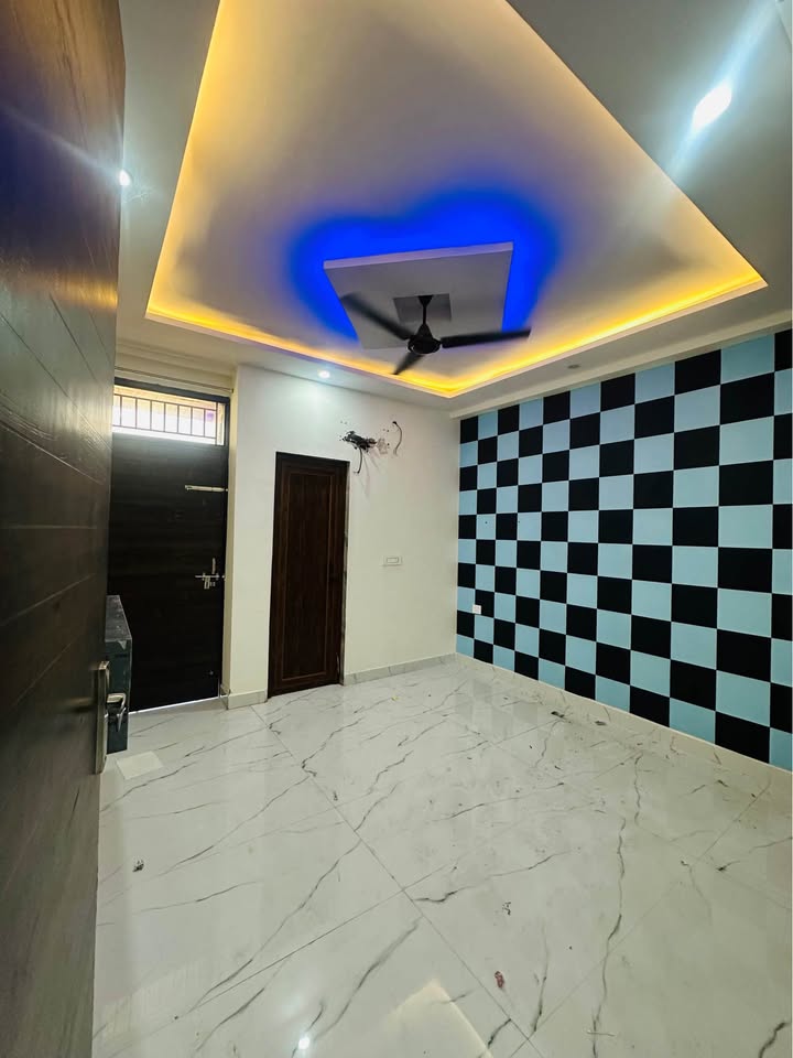 4BHK Semi Furnished Flat