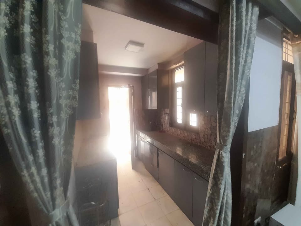 2BHK Semi Furnished Flat