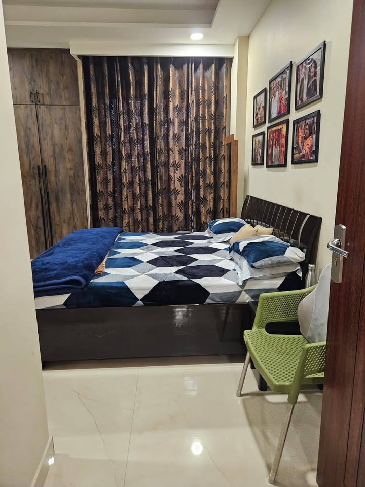 4BHK Semi Furnished Flat