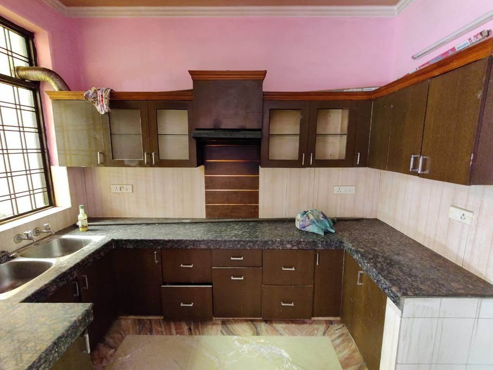 3BHK Semi Furnished House