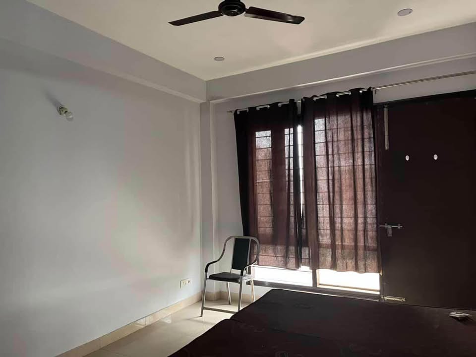 4BHK Semi Furnished Flat