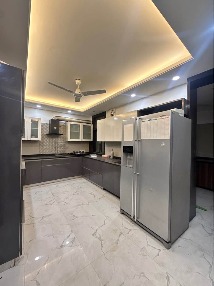 4+ BHK Fully Furnished Flat