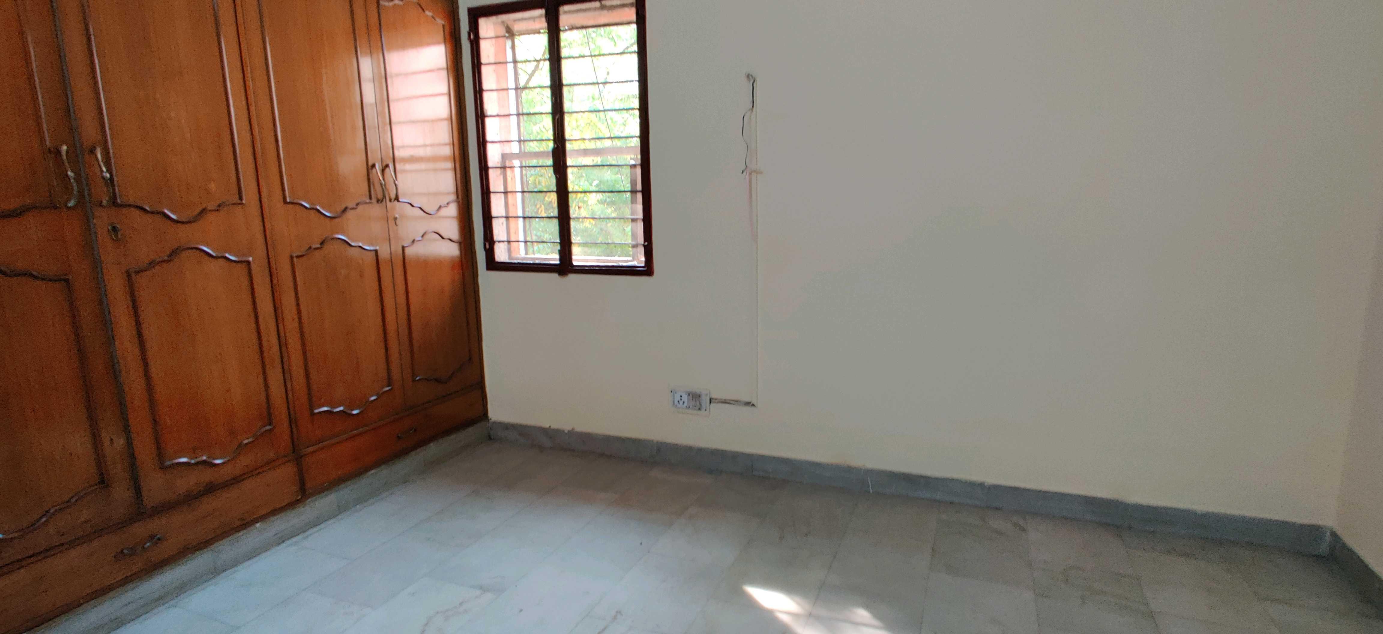 2BHK Semi Furnished Flat