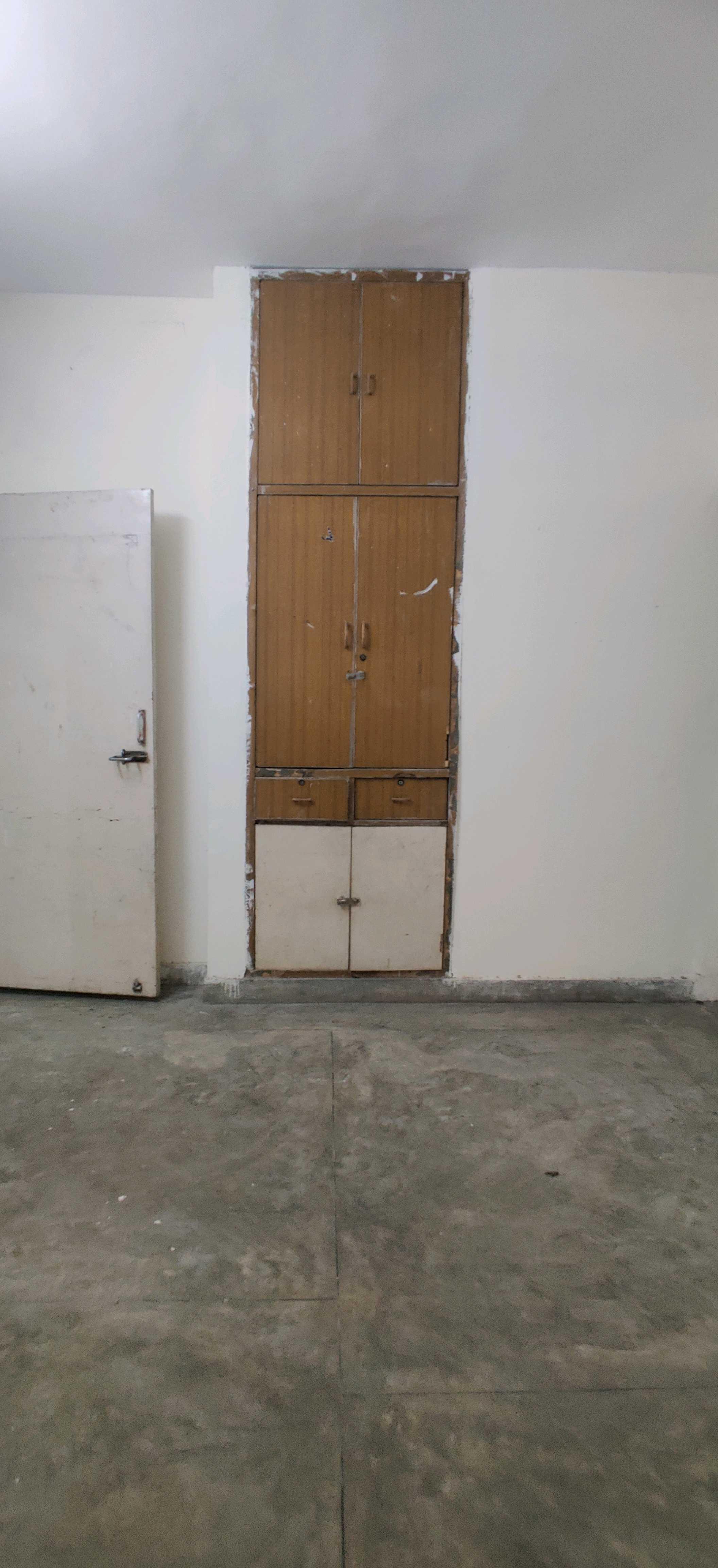2BHK Semi Furnished Flat