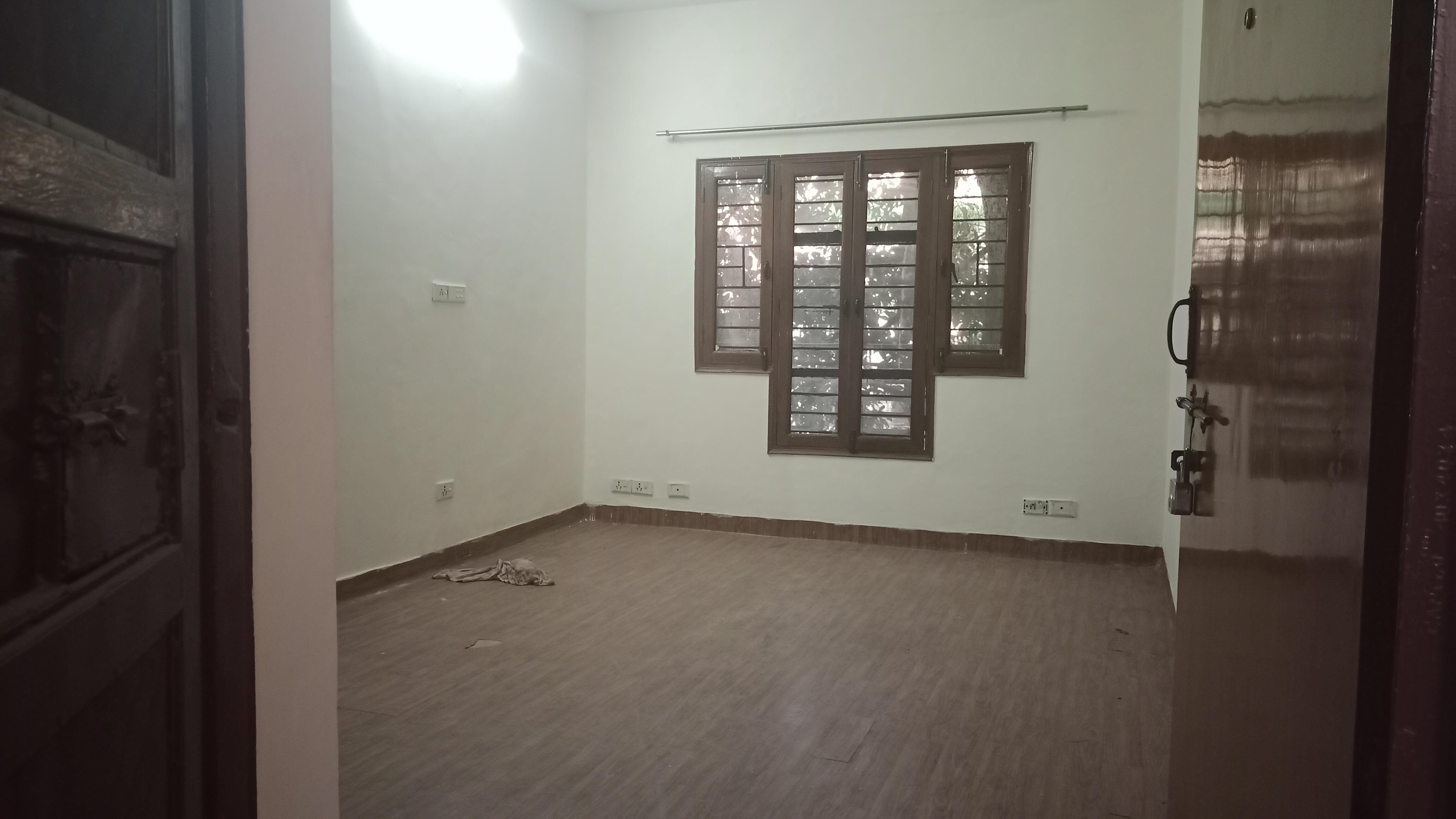 3BHK Semi Furnished Flat