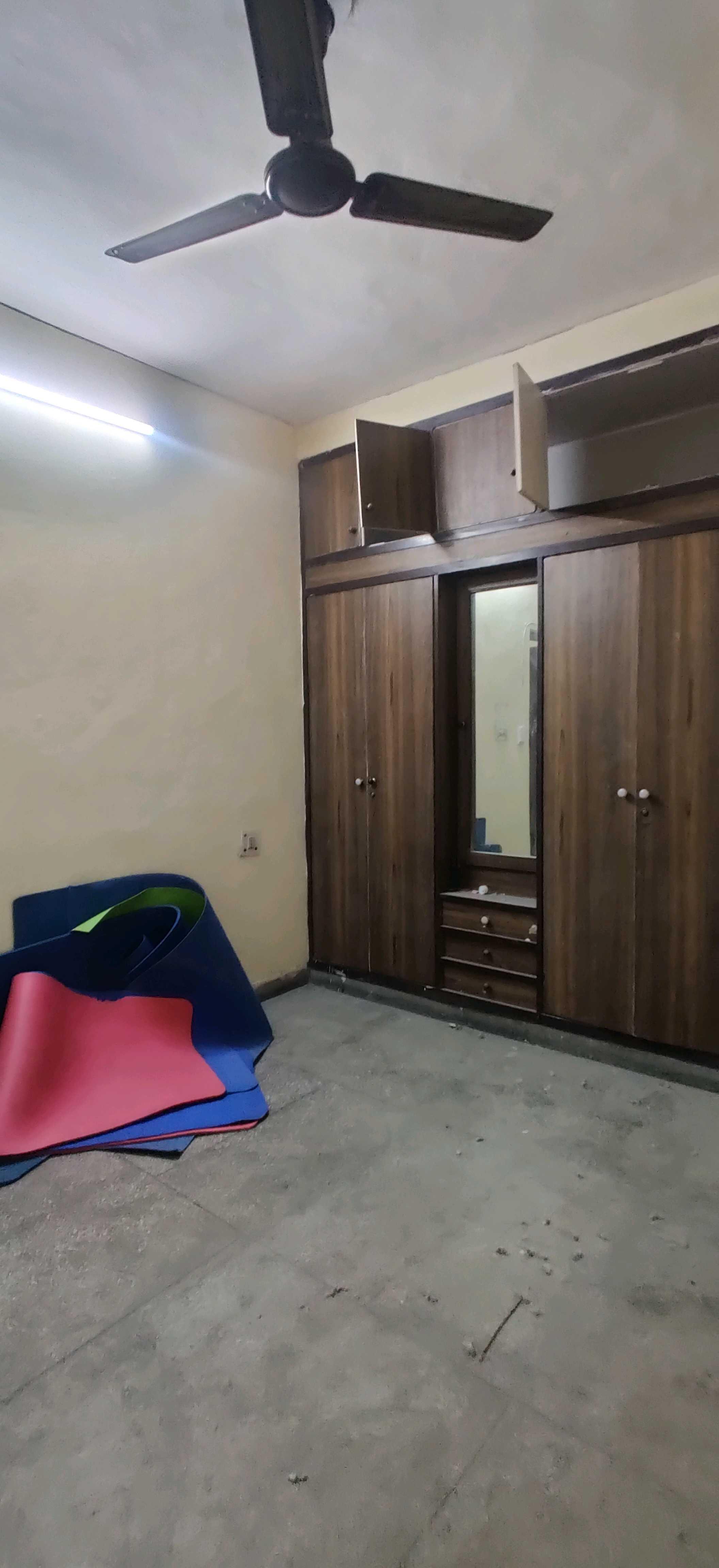 3BHK Semi Furnished Flat