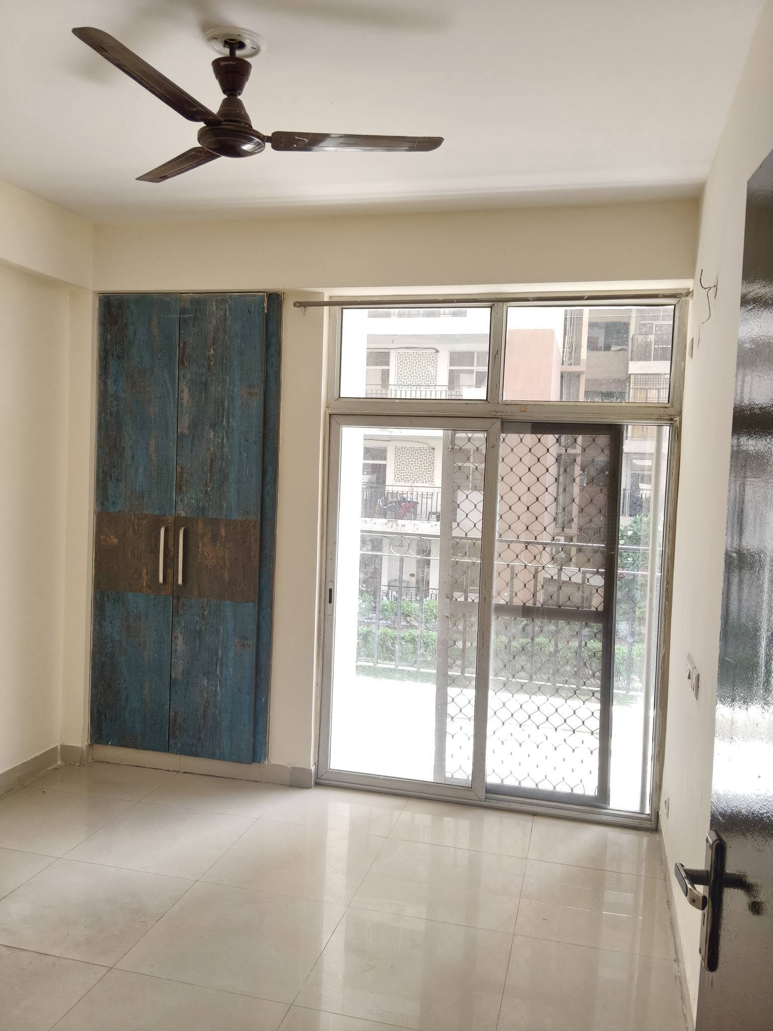 2BHK Semi Furnished Flat