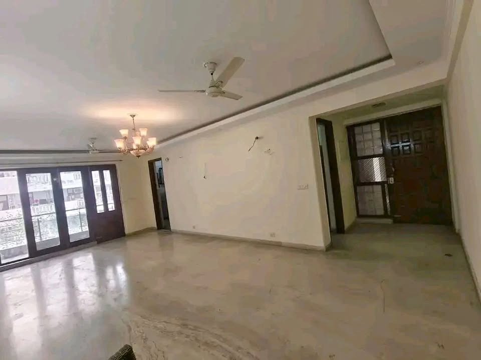 4BHK Semi Furnished Flat
