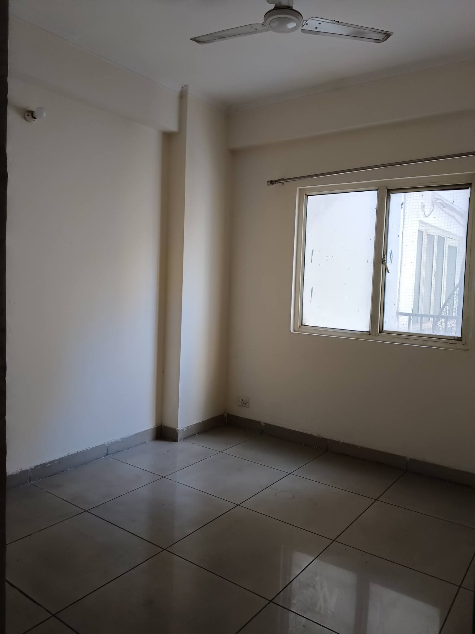 3BHK Semi Furnished Flat