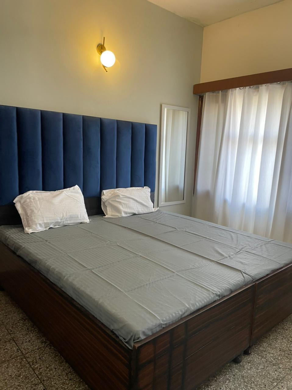 1 Room with Kitchen House