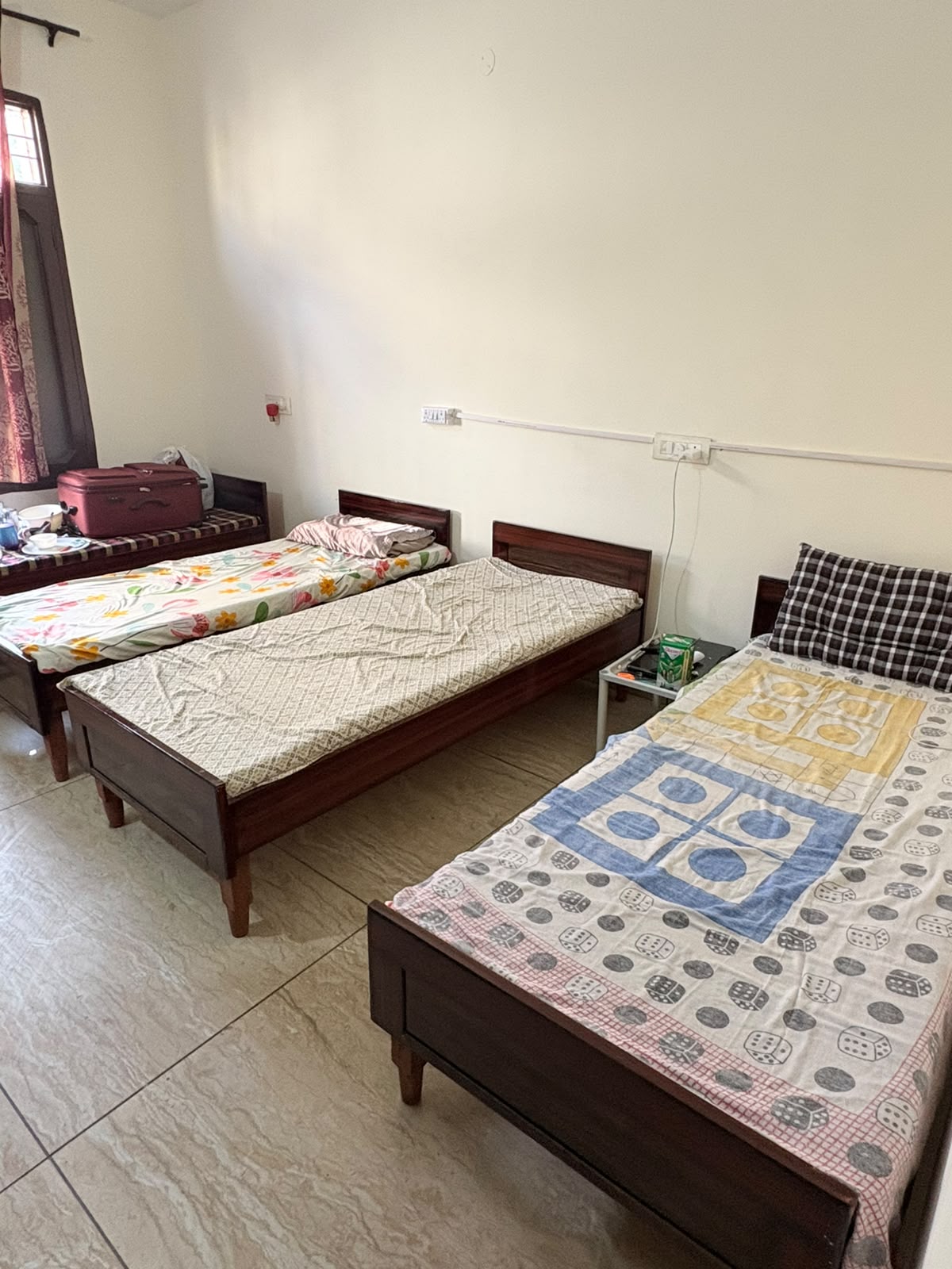 PG for Girls in Phase 9, Sahibzada Ajit Singh Nagar, India