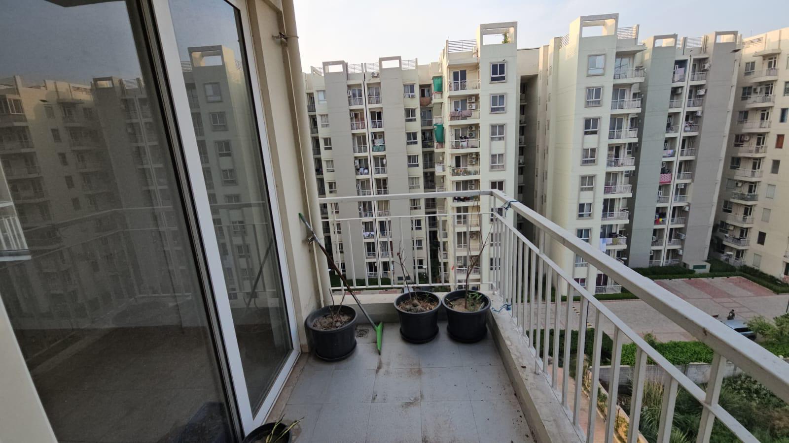 3BHK Semi Furnished Flat