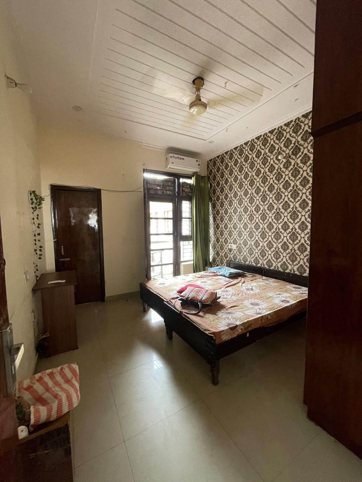 3BHK Semi Furnished Flat