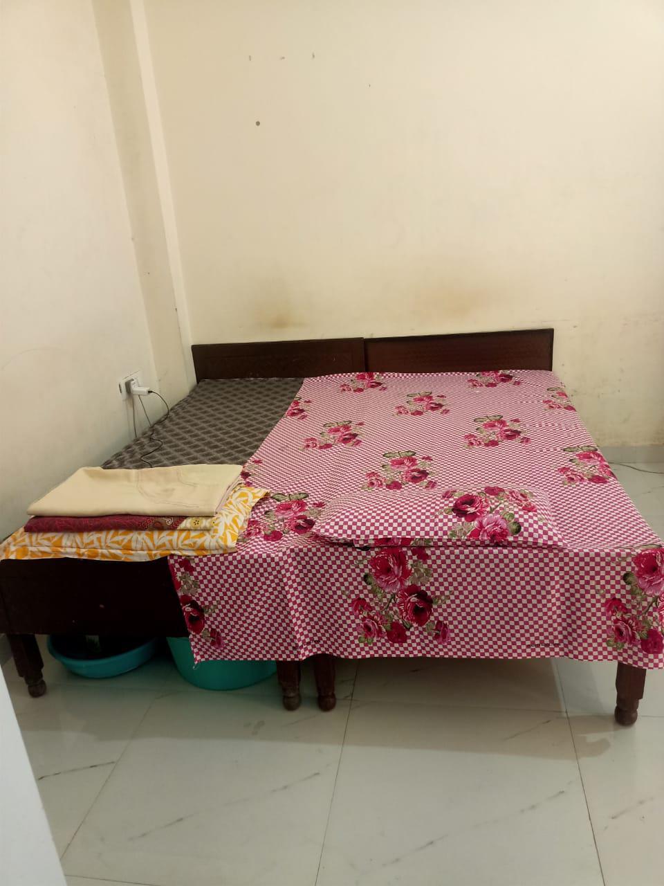 PG for Girls in Nayagaon