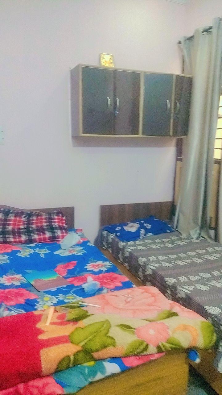 PG for Girls in Nayagaon