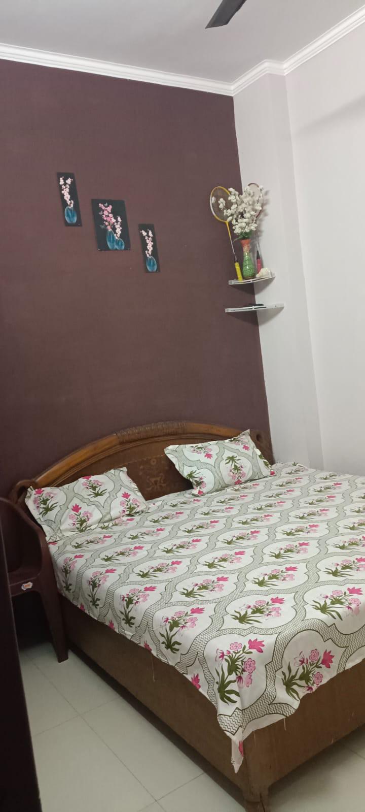 1 Room with Kitchen House