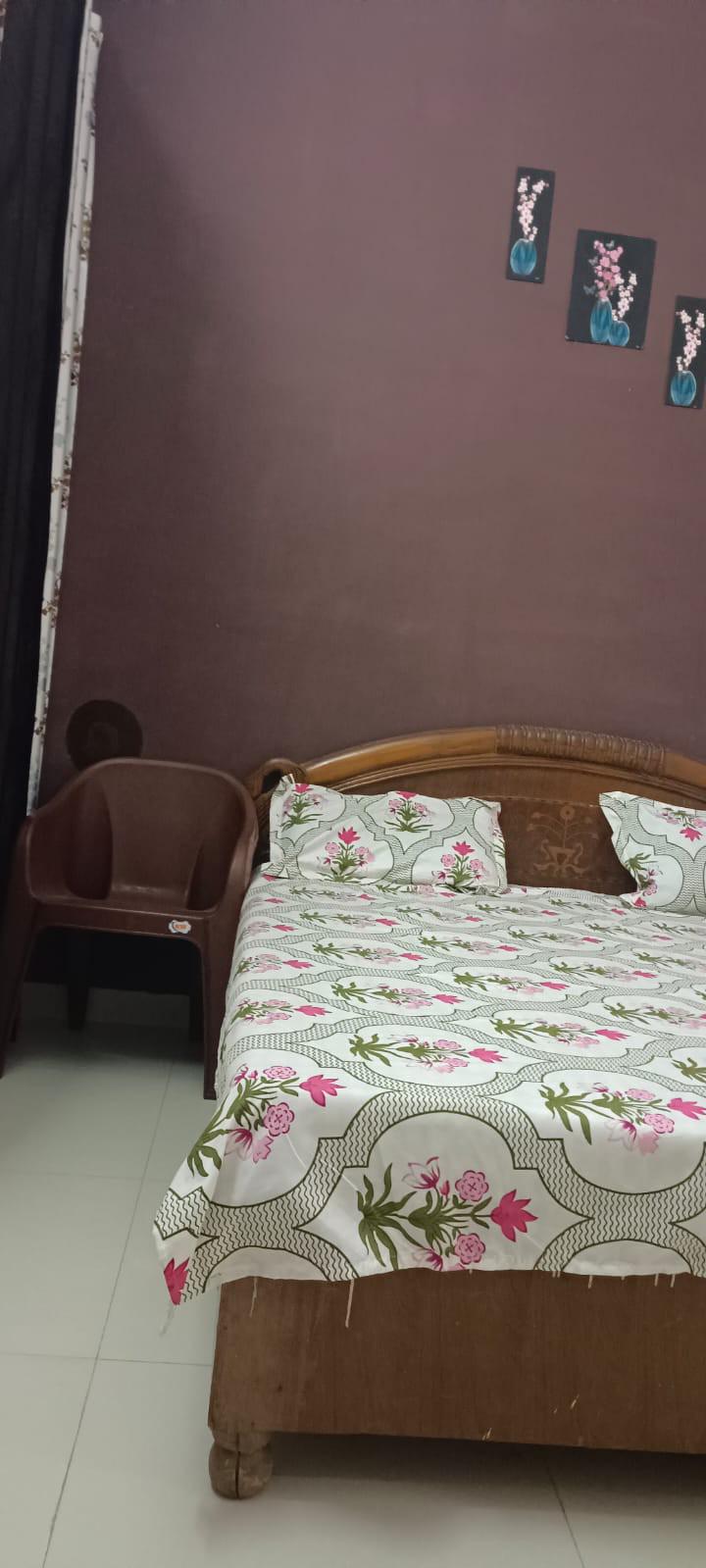 1 Room with Kitchen House for Rent