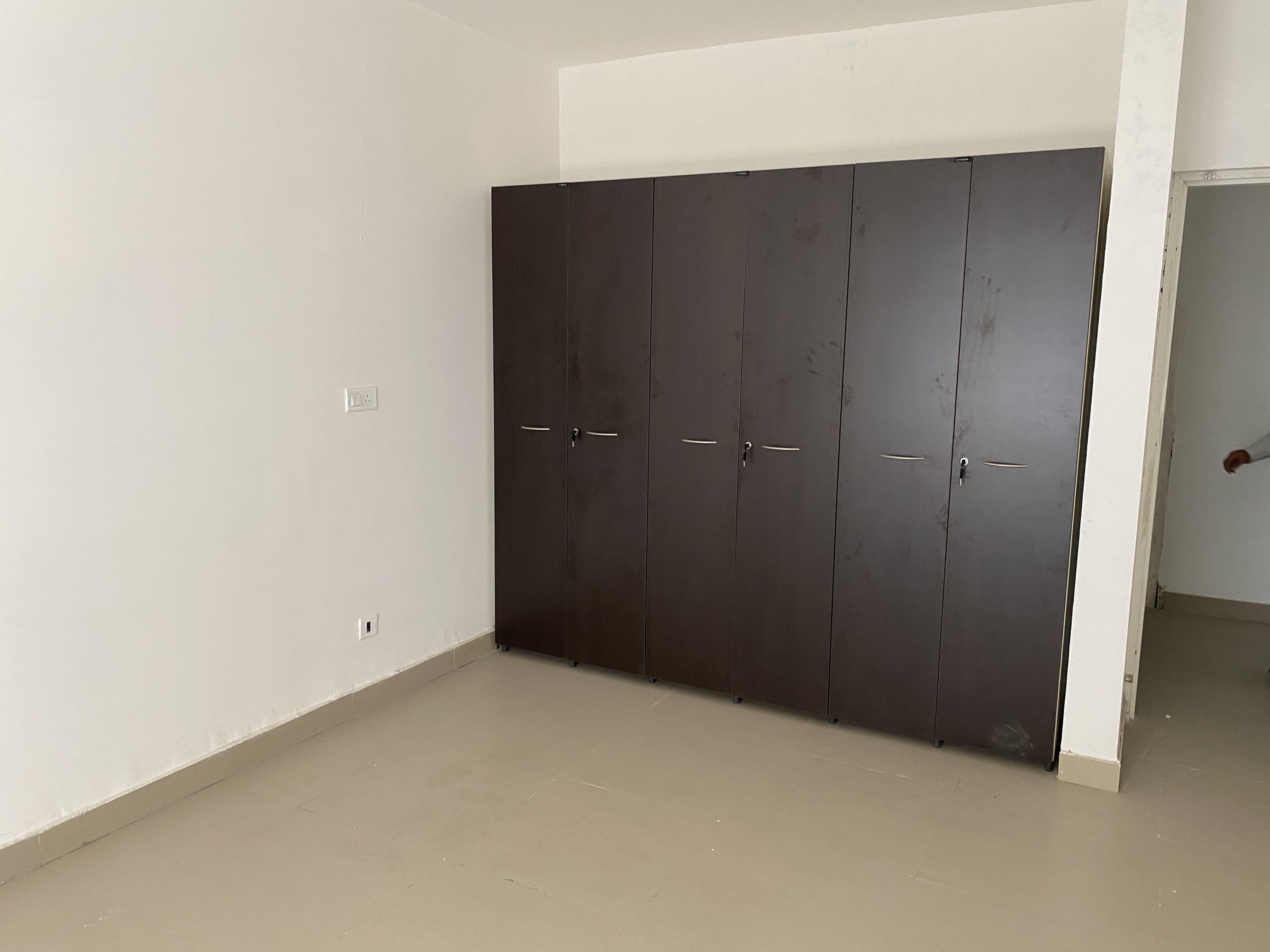 3BHK Semi Furnished Flat