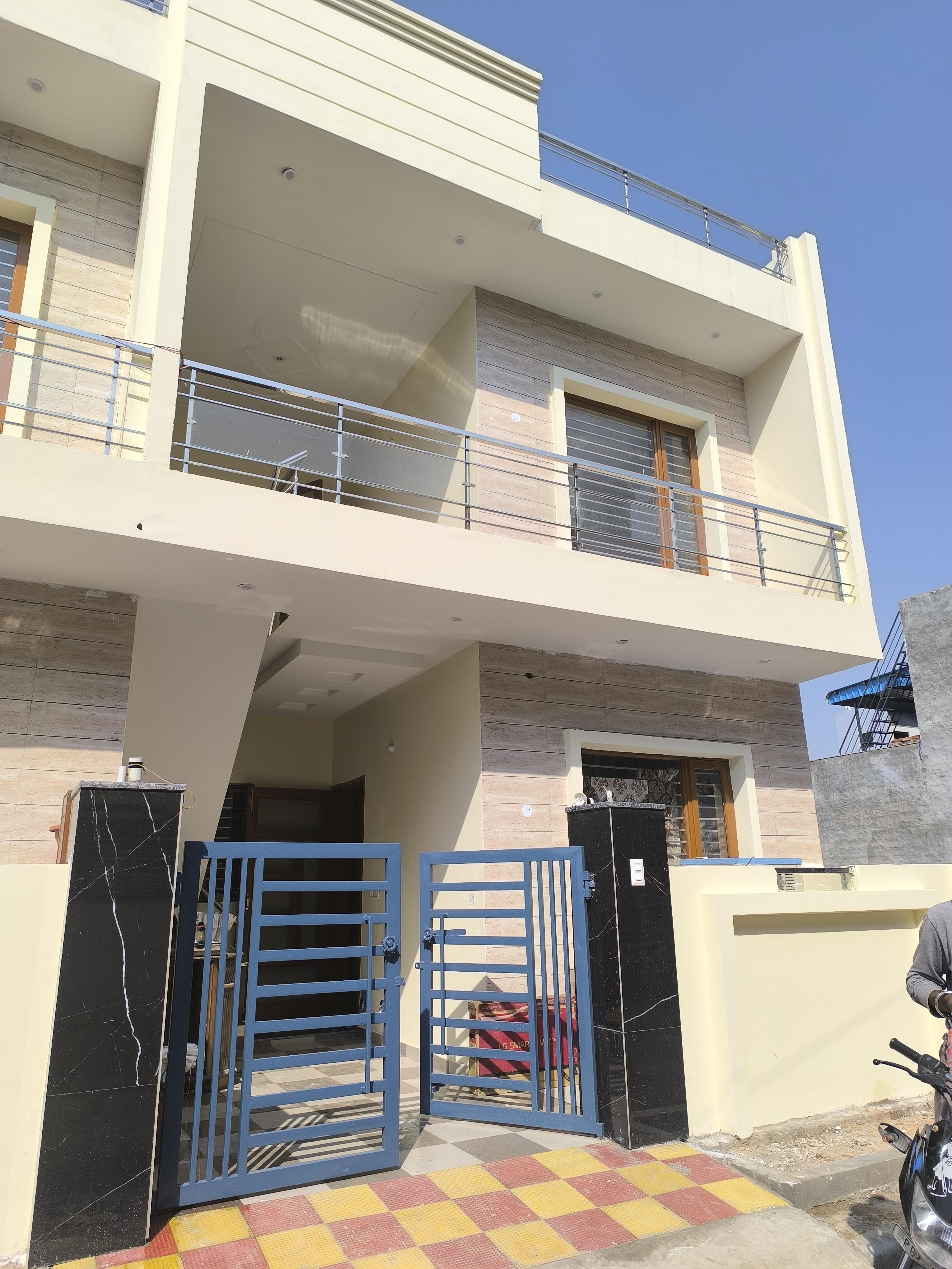 1 Room with Kitchen Semi Furnished House