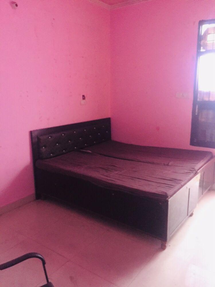 2 Room with Kitchen House