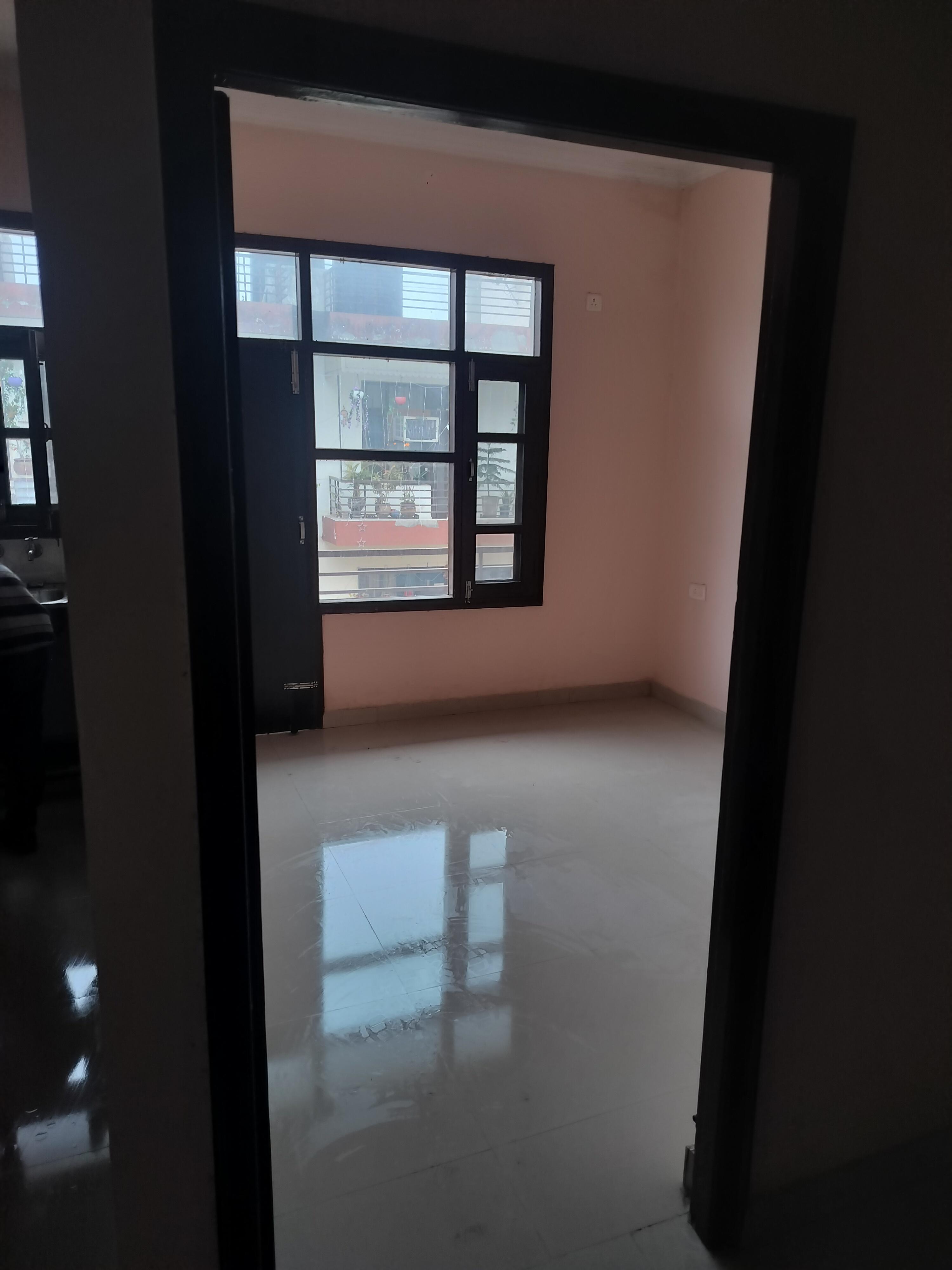 2BHK Semi Furnished Flat