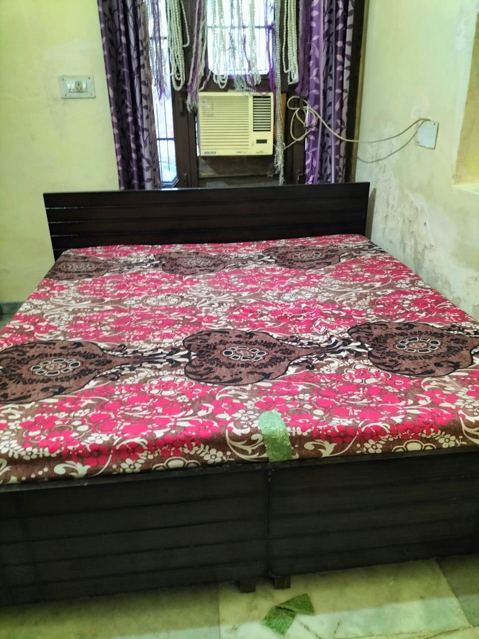 PG for Girls in Exchange Colony Road