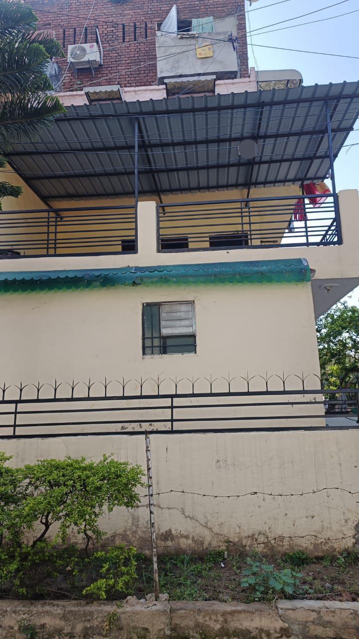 1 Room with Kitchen Semi Furnished House