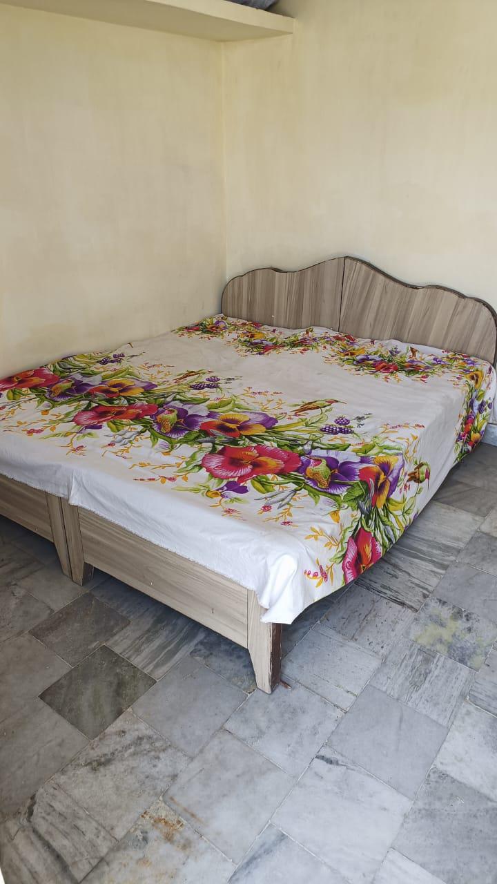 1 Room with Kitchen Semi Furnished House