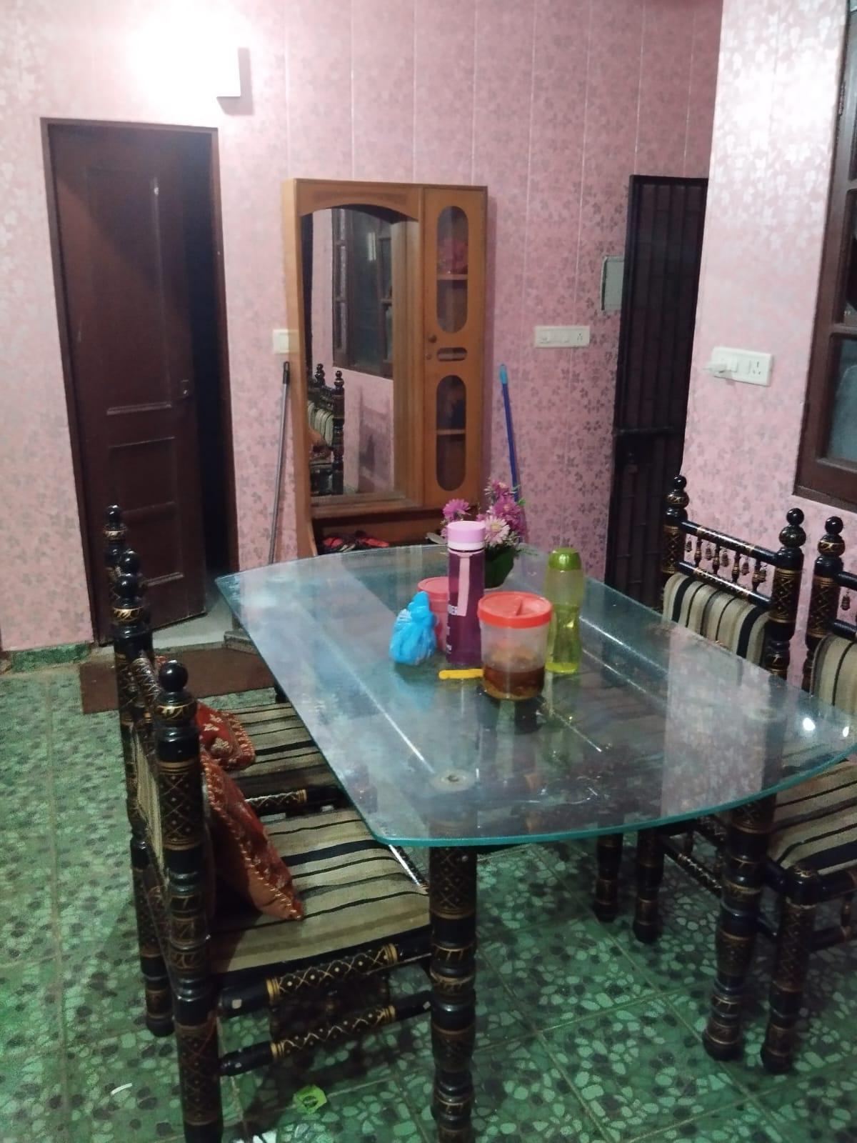 PG for Girls in Ms Enclave,
