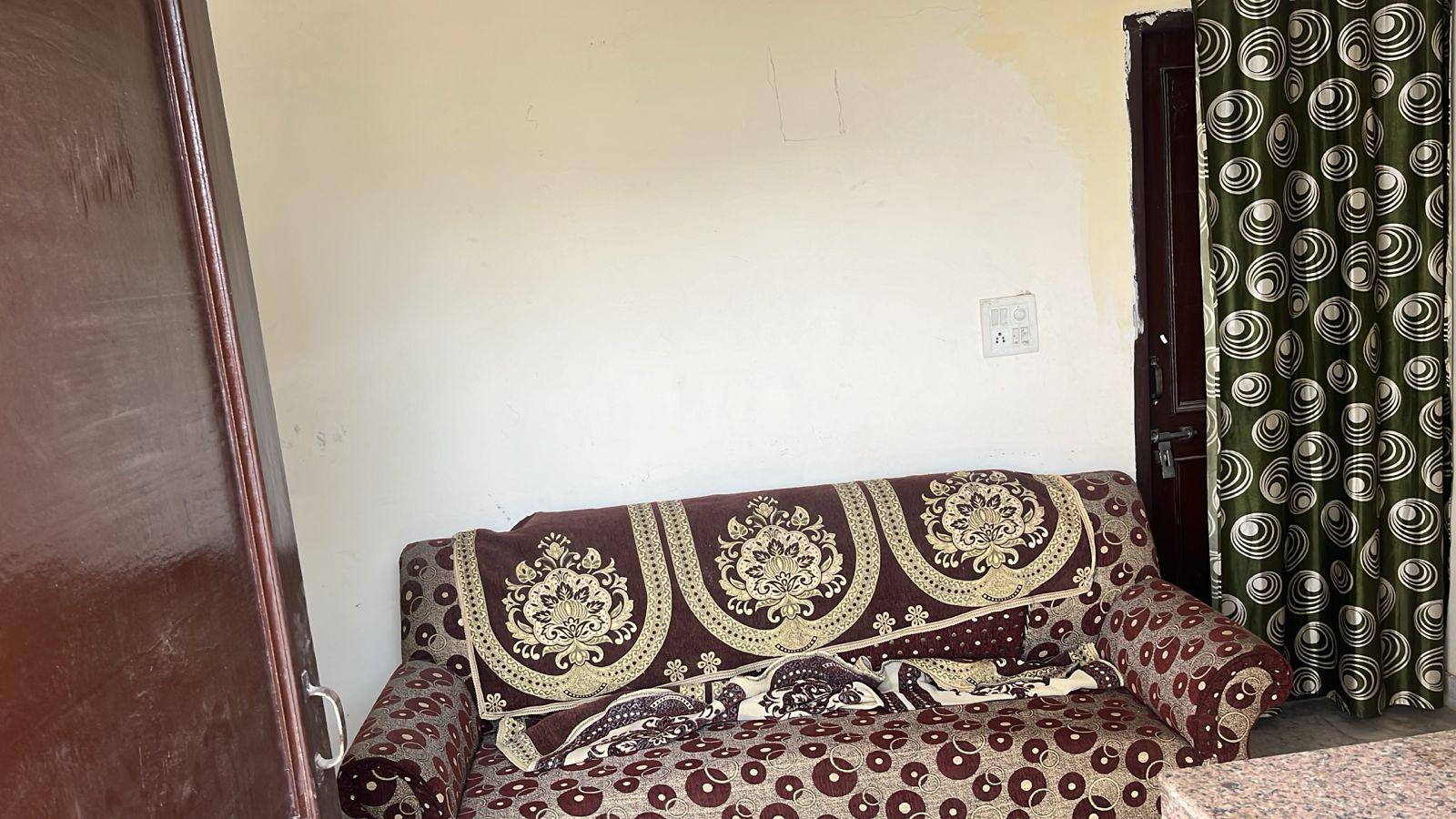 1BHK Semi Furnished House