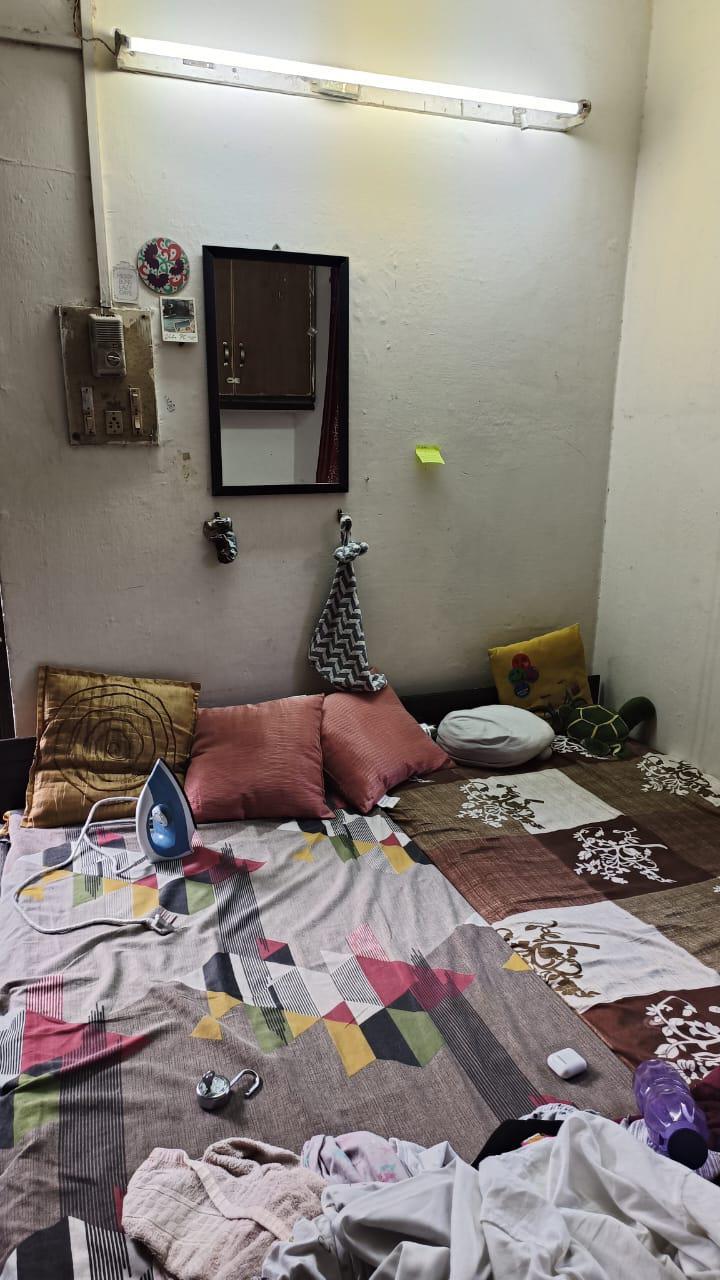 1 Room with Kitchen House