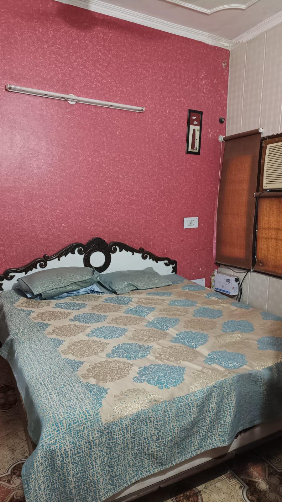 1 Room with Kitchen House