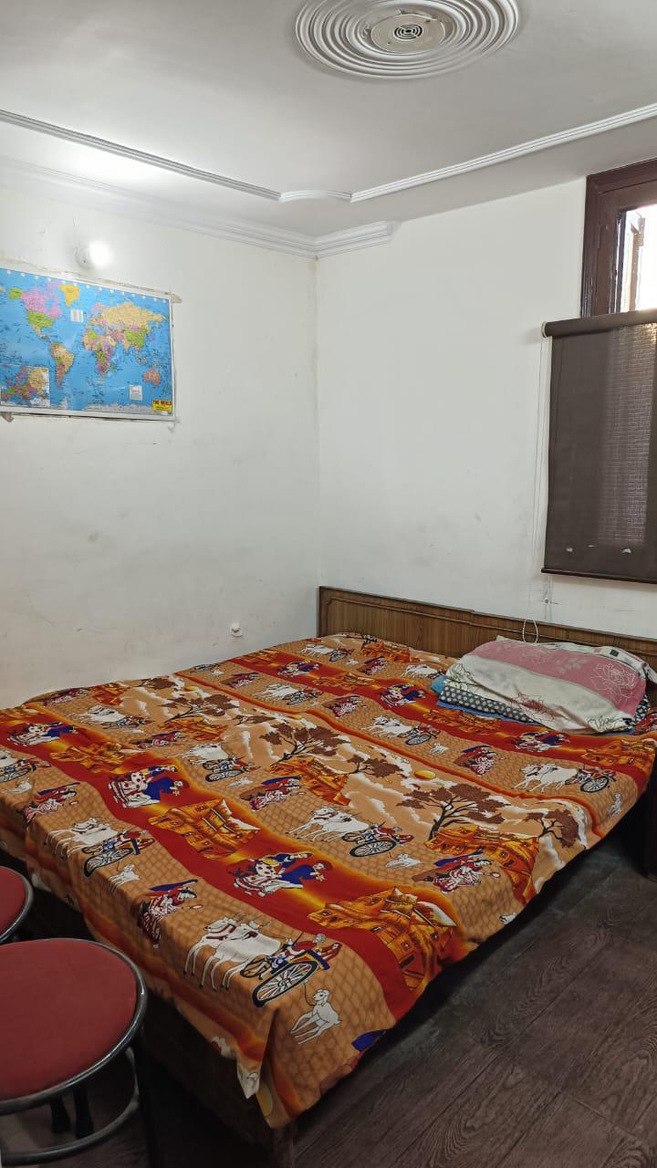 1 Room with Kitchen House for Rent