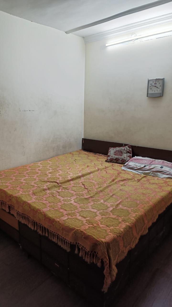 1 Room with Kitchen House for Rent