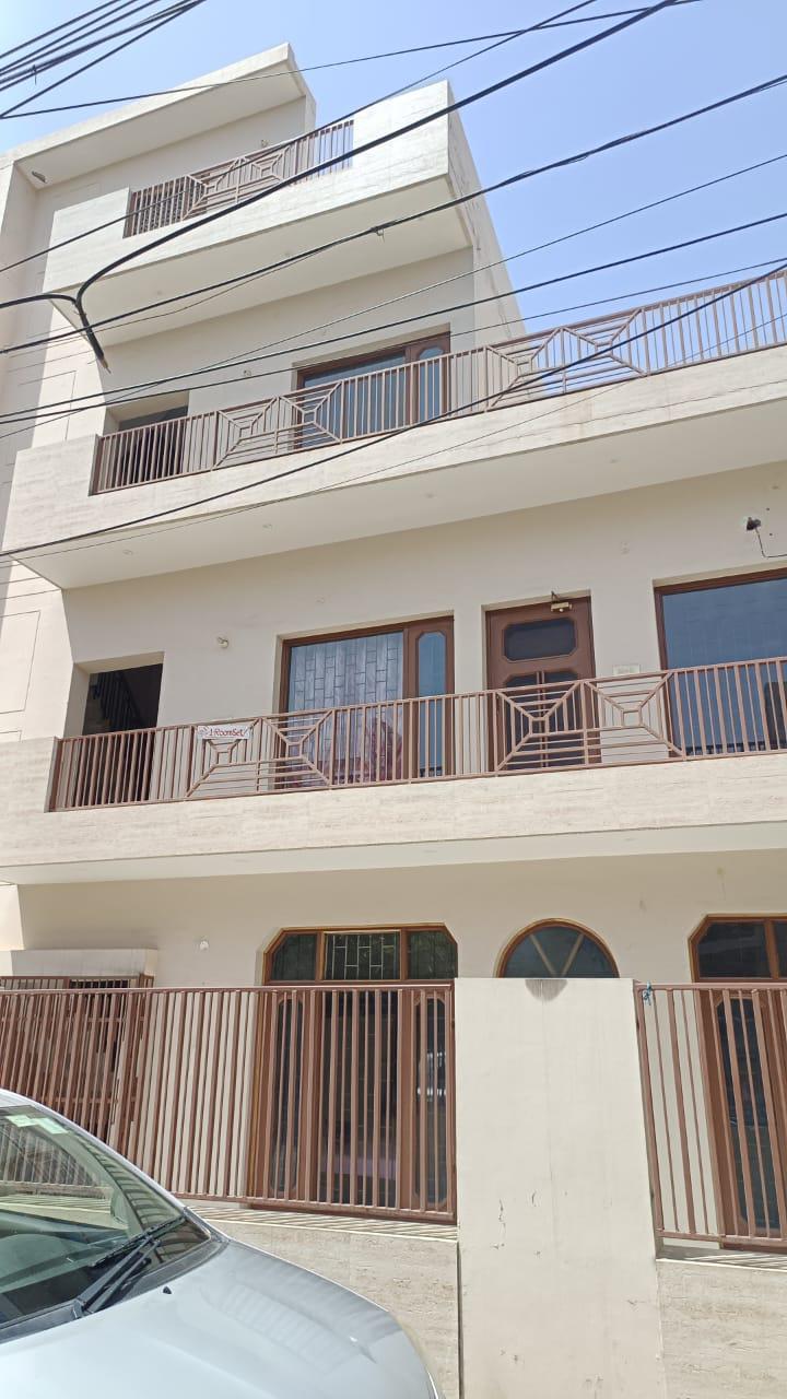 1 Room with Kitchen Semi Furnished House
