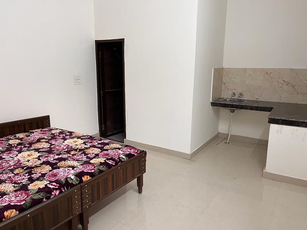 1BHK Semi Furnished House