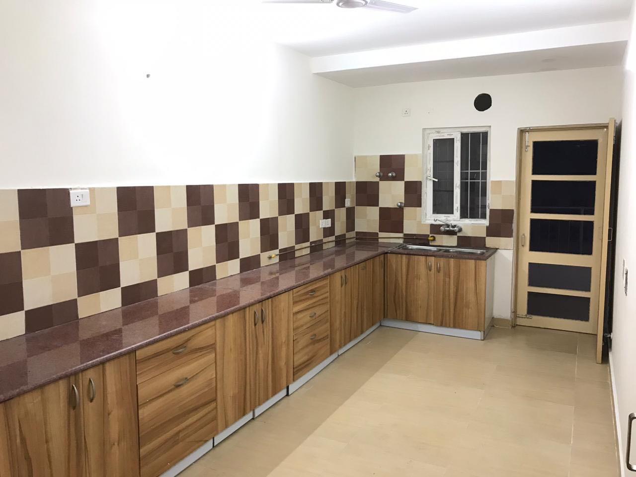 3BHK Semi Furnished Flat