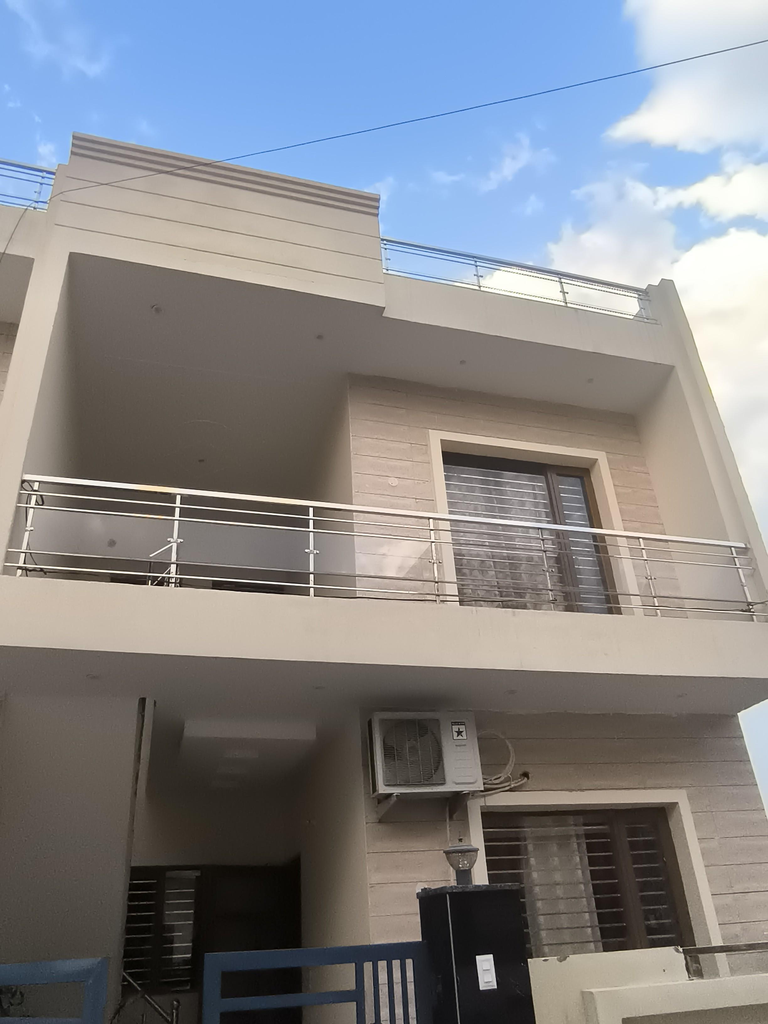 1 Room with Kitchen Semi Furnished House