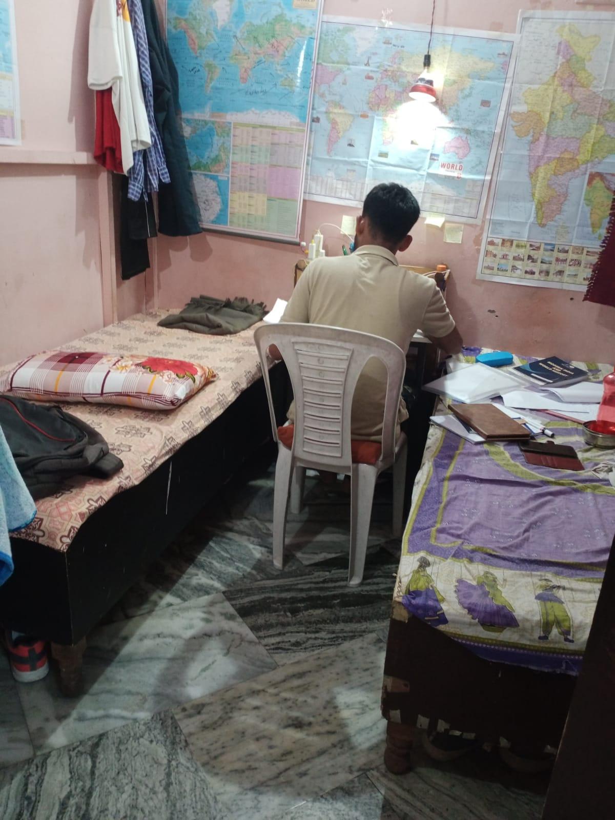PG for Boys in Mukherjee Nagar, Delhi