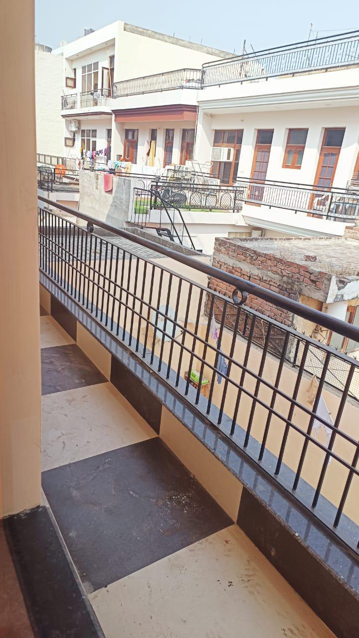 1 Room with Kitchen Unfurnished House