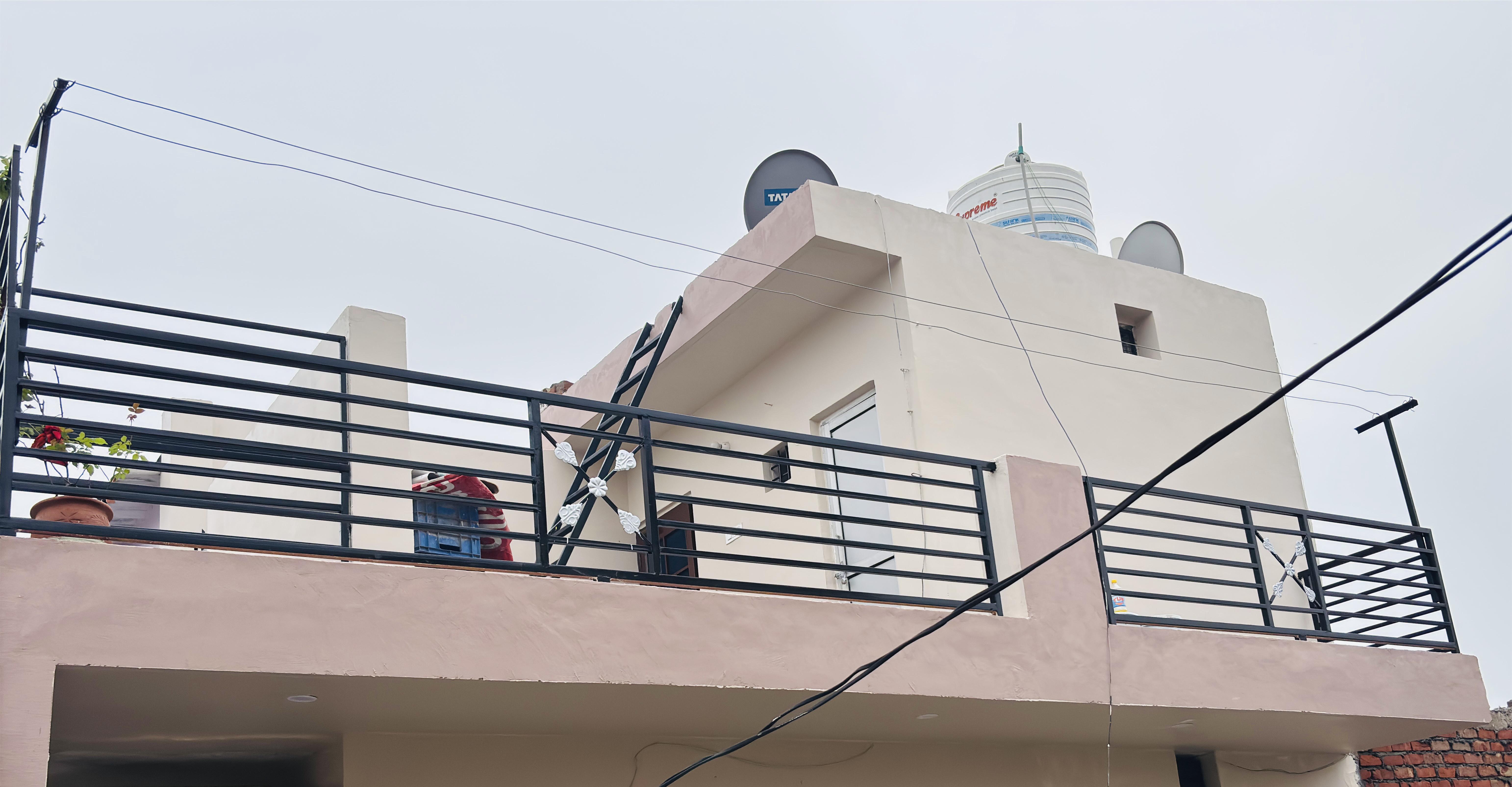 1BHK Semi Furnished Flat