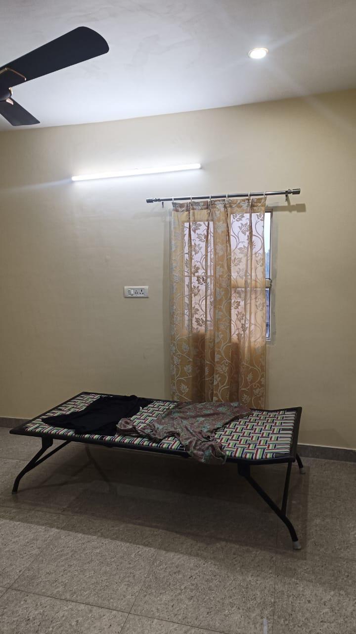 1 Room with Kitchen Unfurnished House