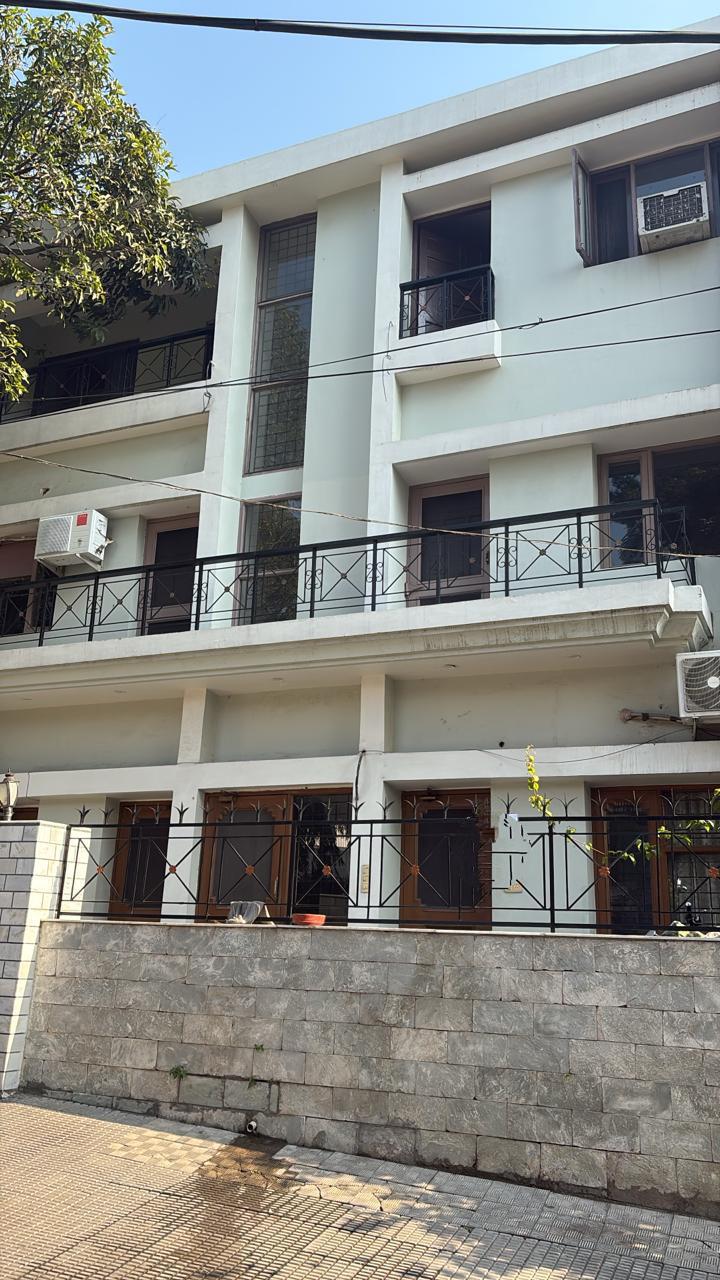 1 Room with Kitchen Unfurnished House