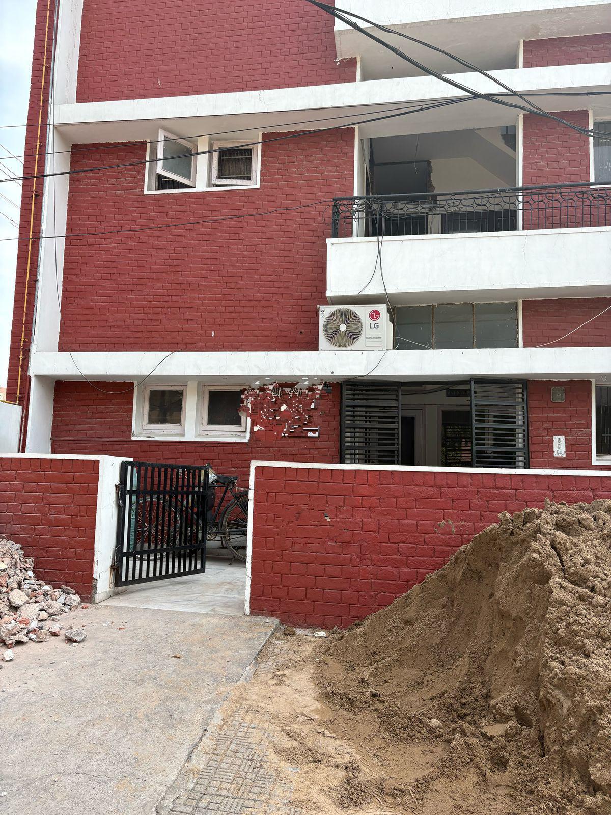 1 Room with Kitchen Fully Furnished House
