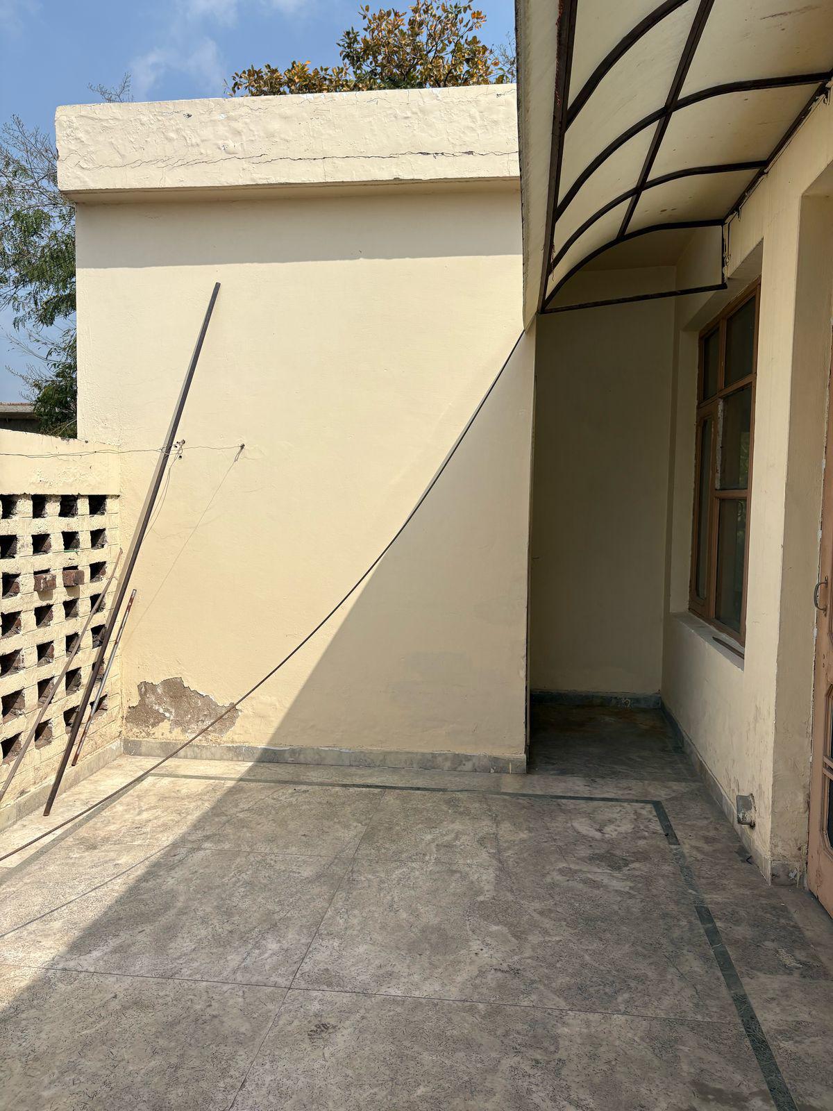 1BHK Semi Furnished House